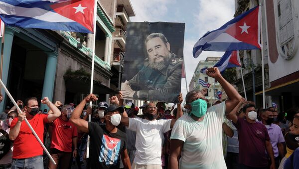 Демонстрация сторонников правительства в Гаване  - Sputnik Казахстан