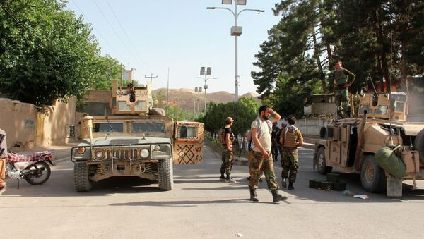 Афганские солдаты на линии фронта столкновений между Талибаном и силами безопасности в провинции Бадгис - Sputnik Казахстан
