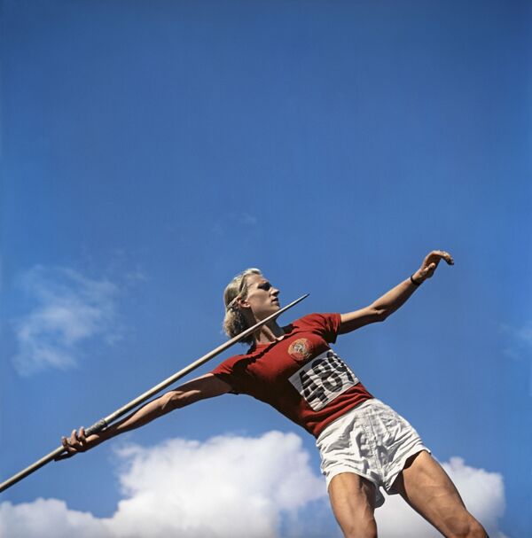 Советская легкоатлетка Александра Чудина на XV Летних Олимпийских играх в Хельсинки - Sputnik Казахстан