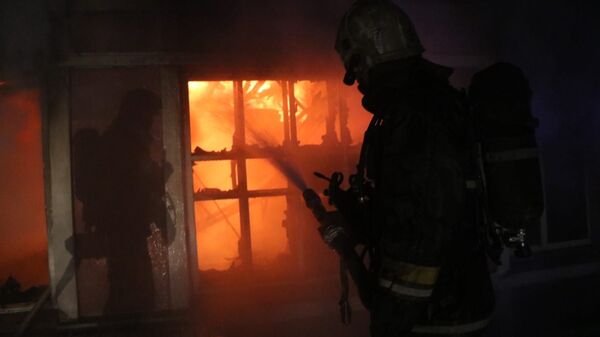 Почти 90 пожарных тушили пожар в Петропавловске - Sputnik Қазақстан