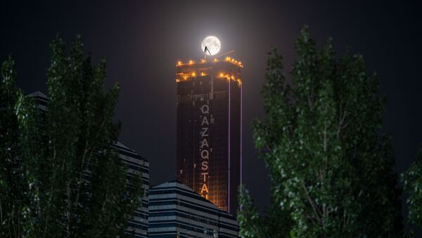 Медовая луна в Нур-Султане - Sputnik Казахстан