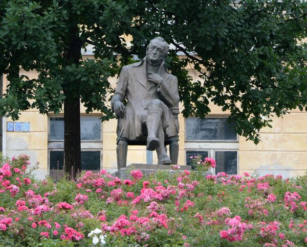 Памятник Гёте в городе Марианские Лазне, Чехия - Sputnik Қазақстан