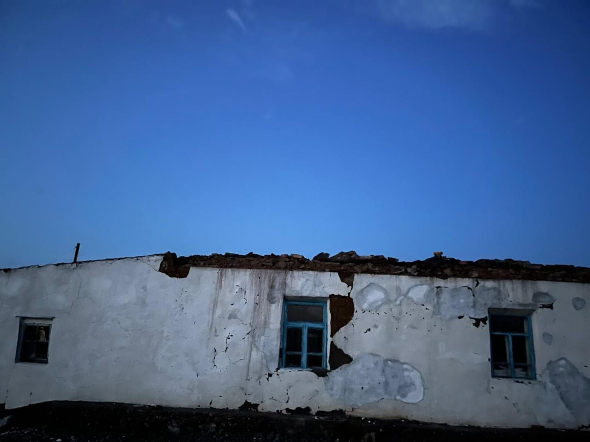 Ураган сорвал крыши домов и повредил автомобили в селах Акмолинской области - Sputnik Казахстан, 1920, 26.07.2021