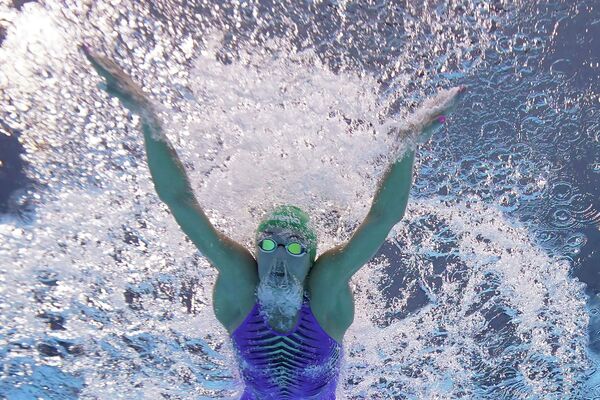 Татьяна Шоенмейкер на дистанции 100 метров брассом на Олимпиаде - Sputnik Казахстан