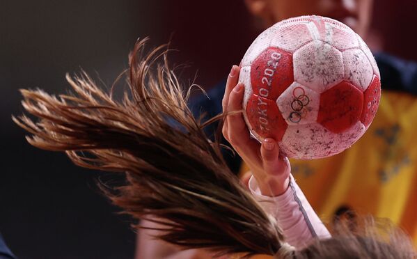 Момент гандбольного матча между женскими сборными Швеции и России на Олимпиаде  - Sputnik Казахстан