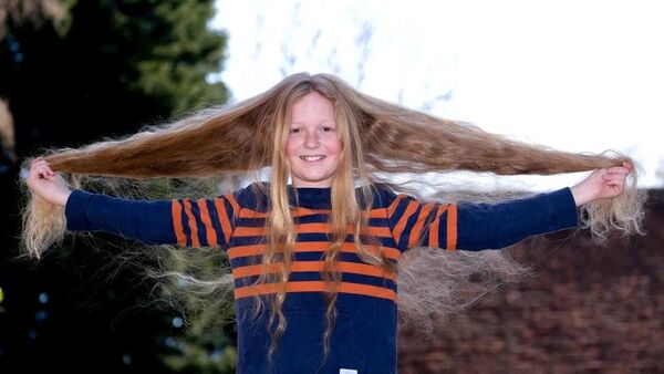 Берти Пилкингтон отрастил волосы до пояса, чтобы пожертвовать их на парики для онкобольных детей - Sputnik Казахстан