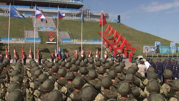 Празднование в преддверии 91-й годовщины ВДВ в Алабине — видео - Sputnik Казахстан