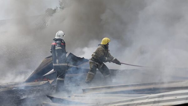 Тушение пожара, архивное фото - Sputnik Казахстан