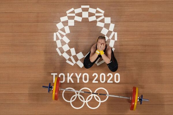Sabine Beate Kusterer из Германии после неудачной попытки на Олимпиаде-2020 в Токио  - Sputnik Казахстан