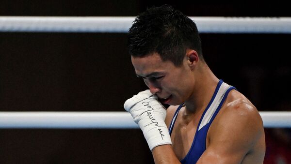 Сакен Бибосынов плачет после поражения в полуфинале Олимпиады  - Sputnik Казахстан