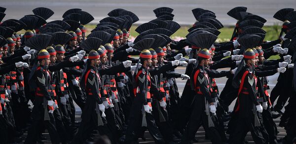 Пакистанские рейнджеры во время военного парада в Исламабаде - Sputnik Қазақстан