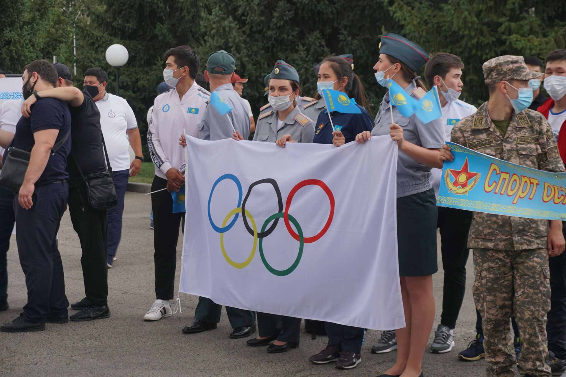 Последних казахстанских олимпийцев встретили в аэропорту Алматы - Sputnik Казахстан, 1920, 09.08.2021