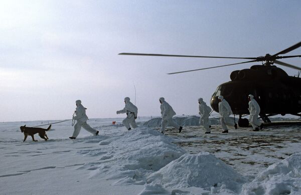 Пограничный отряд высадился с вертолета - Sputnik Казахстан