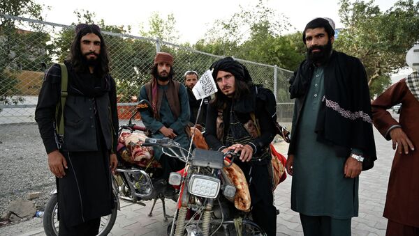 Боевики Талибана* на дороге в Кабул - Sputnik Қазақстан