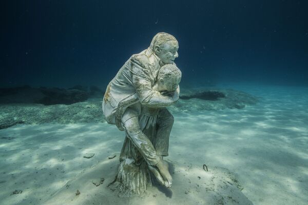 Объекты музея подводной скульптуры Musan у пляжа Пернера в Айя-Напе, Кипр - Sputnik Казахстан