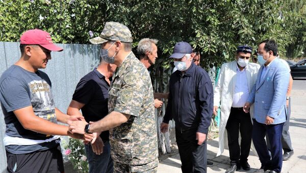 Нурлан Ермекбаев и Бердибек Сапарбаев посетили семьи погибших в Байзакском районе - Sputnik Қазақстан