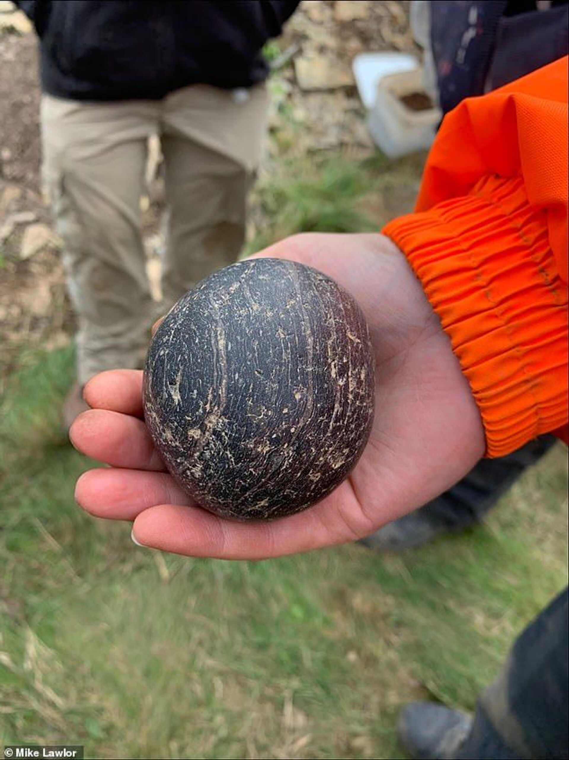 Загадочные шары обнаружили в древней гробнице в Шотландии - Sputnik Казахстан, 1920, 08.09.2021