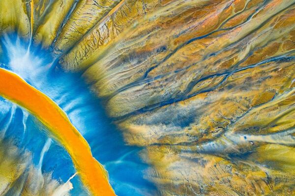 Снимок Poisoned River фотографа Gheorghe Popa, занявший 1 место в категории Abstract в конкурсе Drone Awards 2021 - Sputnik Казахстан