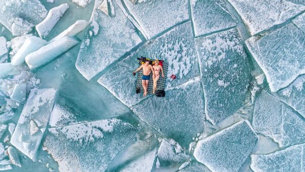 Снимок Beach Season фотографа Alexandr Vlassyuk, занявший 1 место в категории People в конкурсе Drone Awards 2021 - Sputnik Казахстан