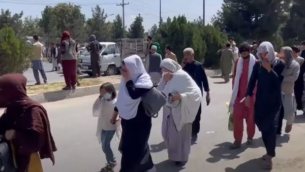 Столкновения талибов с женщинами в Кабуле - видео - Sputnik Қазақстан
