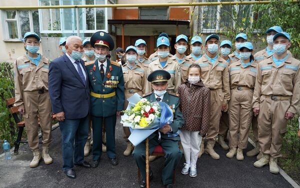 Вековой юбилей отмечает сегодня один из последних солдат Панфиловской дивизии Кайырлы Жонкабаев - Sputnik Казахстан