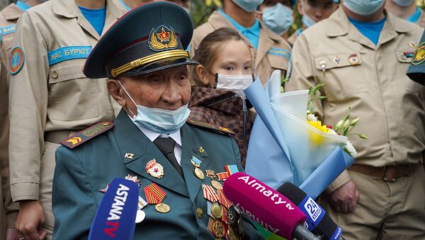 Один из последних солдат Панфиловской дивизии отпраздновал юбилей  - Sputnik Казахстан