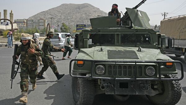 Боевики Талибана* на улицах Кабула  - Sputnik Қазақстан