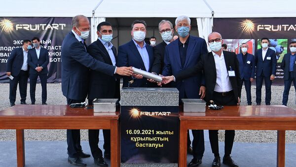 Премьер-министр дал старт строительству плодовоягодного кластера в Алматинской области - Sputnik Казахстан
