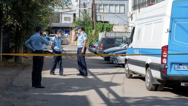 Алматинец расстрелял пять человек, в том числе двух полицейских и судисполнителя. Фото с места событий - Sputnik Казахстан