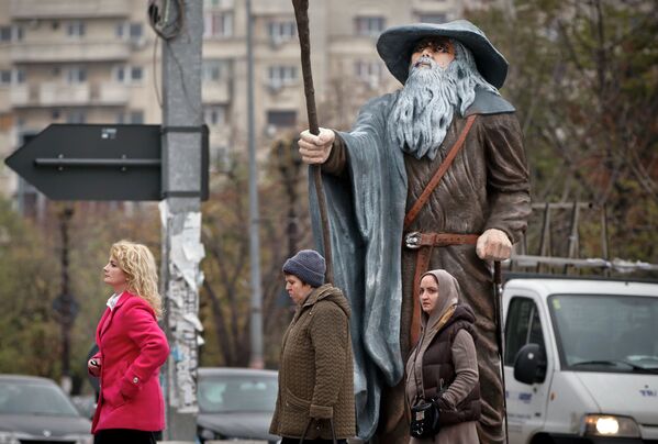 Фигура Гэндальфа в Бухаресте  - Sputnik Қазақстан