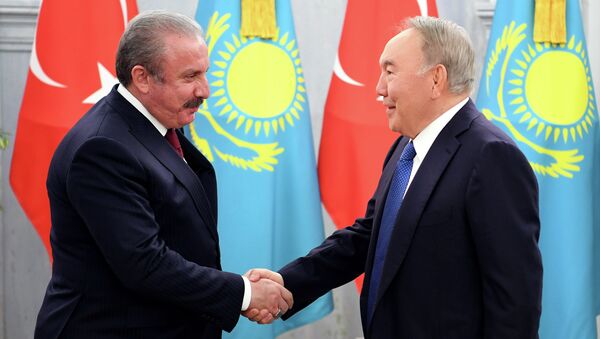 Назарбаев встретился со спикером парламента Турции - Sputnik Казахстан