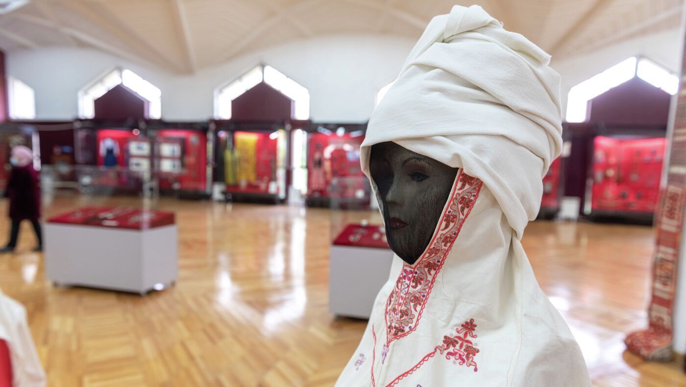 Жапонияда қайын ата келінін сиқытады