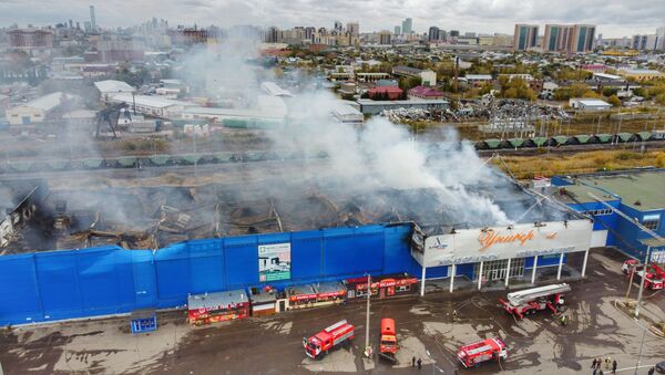 Пожар в ТД Астыкжан в Нур-Султане - Sputnik Казахстан