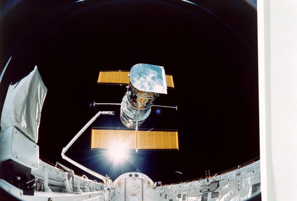Телескоп Hubble в космосе  - Sputnik Казахстан