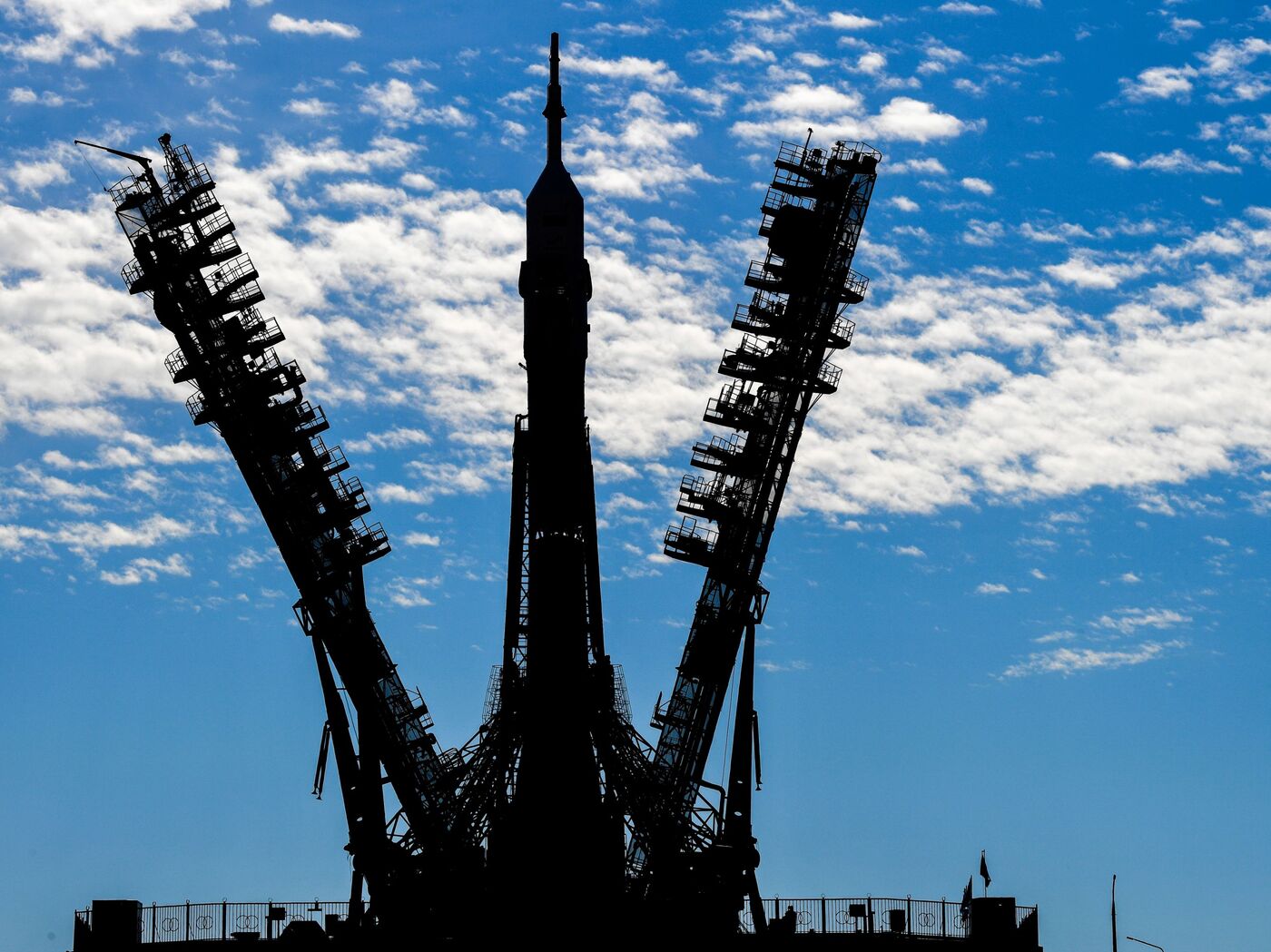 Лекси Белле өзінің колледж формасын кигісі келеді. ВКонтакте желісіндегі бейне секс топтары