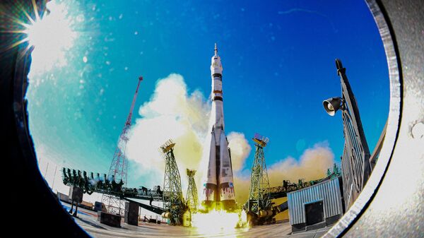 Старт ТПК Союз МС-19 со съемочной группой фильма Вызов - Sputnik Казахстан