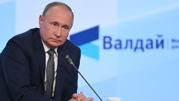 Президент РФ Владимир Путин принял участие в заседании клуба Валдай - Sputnik Казахстан
