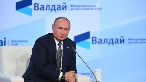 Президент РФ Владимир Путин принял участие в заседании клуба Валдай - Sputnik Қазақстан