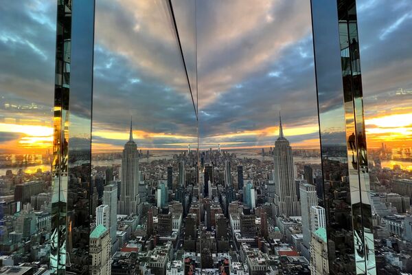 Эмпайр-стейт-билдинг и панорама Нью-Йорка со смотровой площадки SUMMIT One Vanderbilt в Нью-Йорке - Sputnik Қазақстан