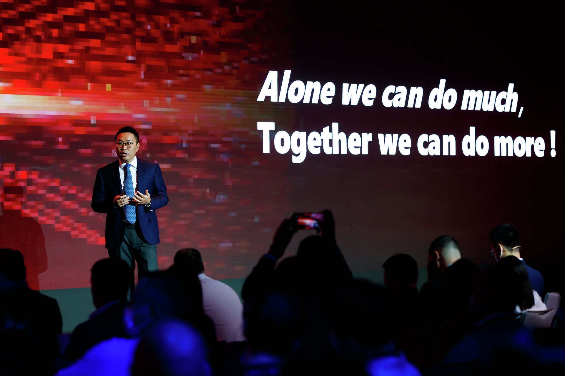 Дэниел Чжоу: Huawei намерен создавать высокие технологии вместе с Россией - Sputnik Казахстан, 1920, 02.11.2021