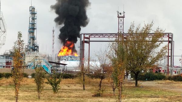 В Жамбылской области произошел пожар на нефтяных резервуарах   - Sputnik Қазақстан