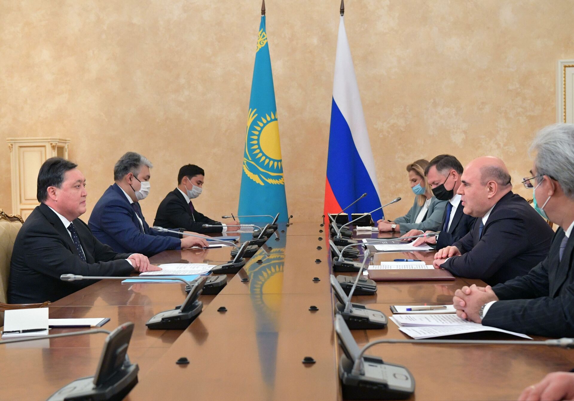 Премьеры Казахстана и России обсудили укрепление транзитного потенциала двух стран - Sputnik Казахстан, 1920, 02.11.2021