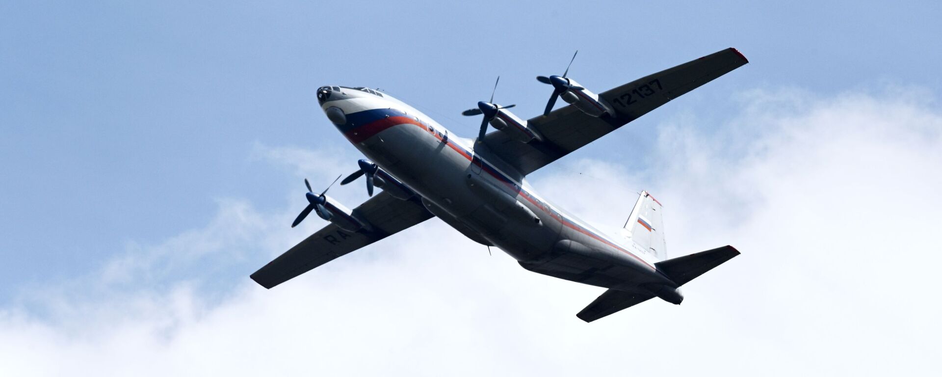 Самолет Ан-12 Самолет Ан-12 - Sputnik Қазақстан, 1920, 17.11.2021