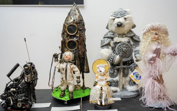 В этом году тематика представленных на выставке произведений - Звезды далекие и близкие - Sputnik Казахстан