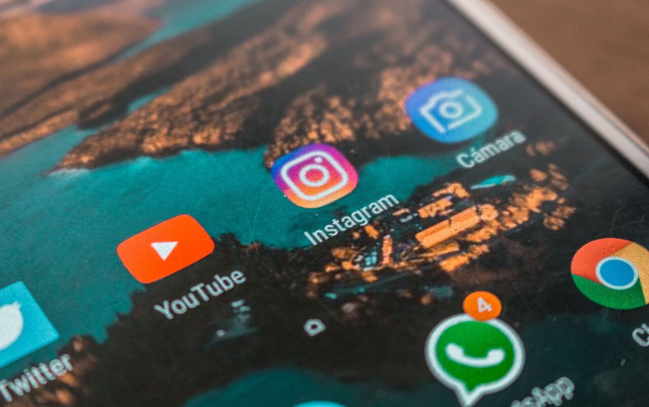 Для чего Instagram начал запрашивать видеоселфи пользователей – ответ  соцсети