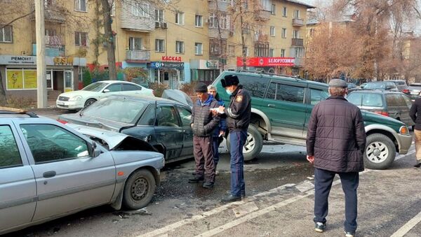 Четыре машины пострадали в ДТП на улице Байтурсынова  - Sputnik Қазақстан