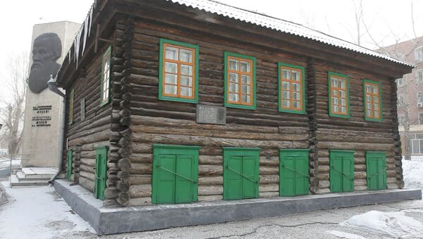 Здесь жил Достоевский: экскурсия по дому-музею писателя в Семее - видео - Sputnik Казахстан