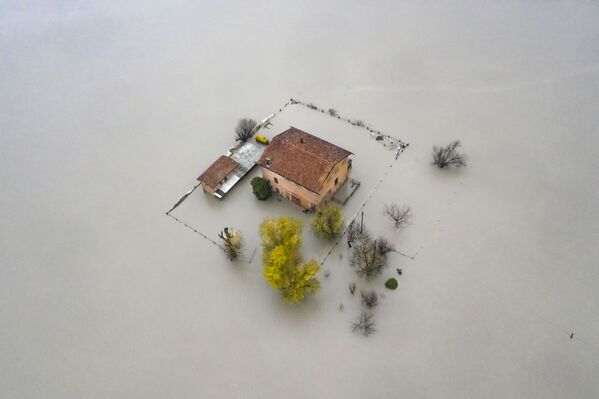 Снимок Flood (2020 г.) фотографа Michele Lapini , победивший в номинации Environments of the Future Award в конкурсе The Environmental Photographer of the Year 2021  - Sputnik Казахстан