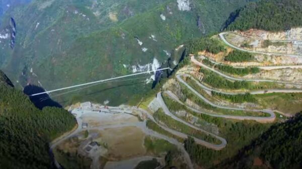 Стеклянный мост в Большом каньоне Башань, провинция Сычуань, официально открылся - видео - Sputnik Қазақстан