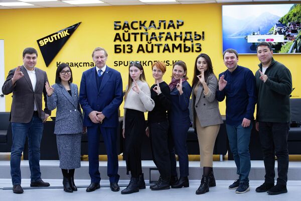 Брифинг по итогам первой гуманитарной миссии в рамках Международной программы &quot;Миссия Добро&quot; в пресс-центре Sputnik Казахстан - Sputnik Казахстан